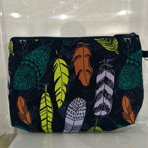 ThirtyOne mini zipper pouch in Falling Feathers_ NWT - Picture 1 of 3